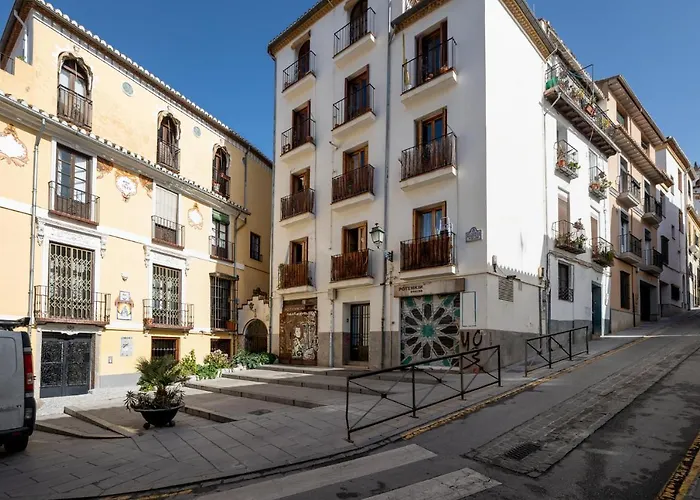 Apartamentos Realejo - Diseno, Confort Y Encanto En El Centro Historico De Granada