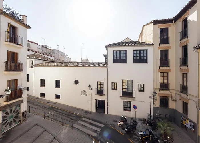 Apartamentos Realejo - Diseno, Confort Y Encanto En El Centro Historico De Granada